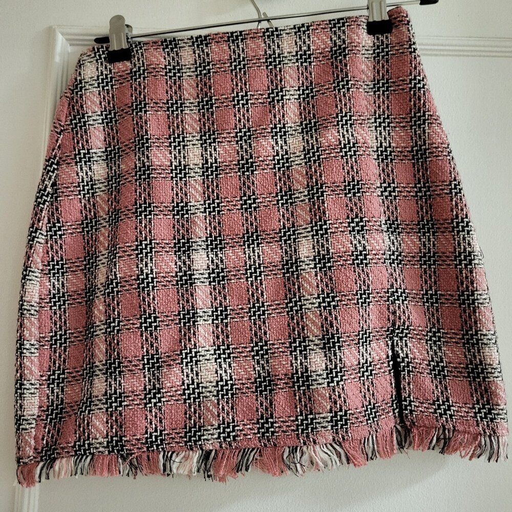 Stradivarius Pink Tweed Plaid Mini Skirt with Raw Hem size 2